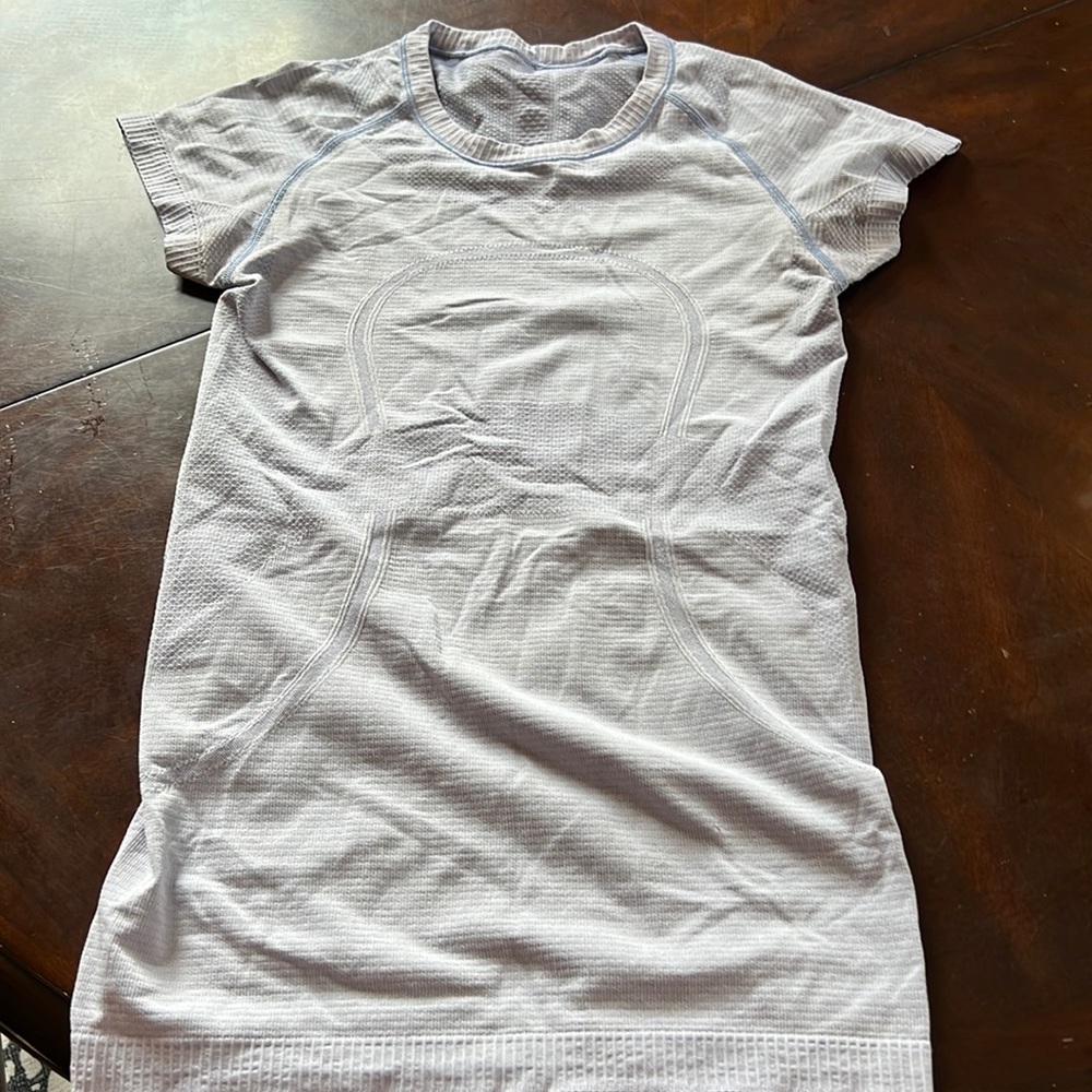Lulu lemon capped sleeve shirt, size 6